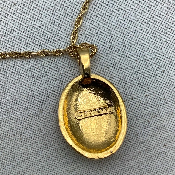 D’Orlan Buried Treasure 22kt Gold Pendant Necklace and Earring Set - Picture 3 of 4